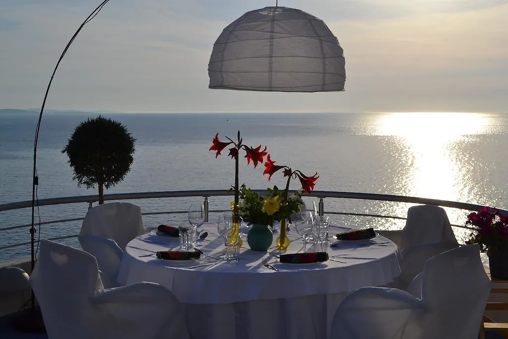 ****  Hotel Seaside Saranda Albania